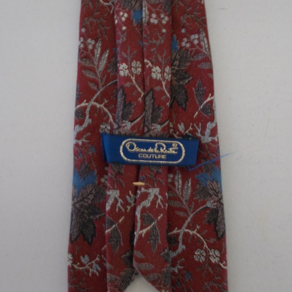 Classic Oscar de la Renta Couture 100% Men's Silk Tie "EUC" - Picture 2 of 4